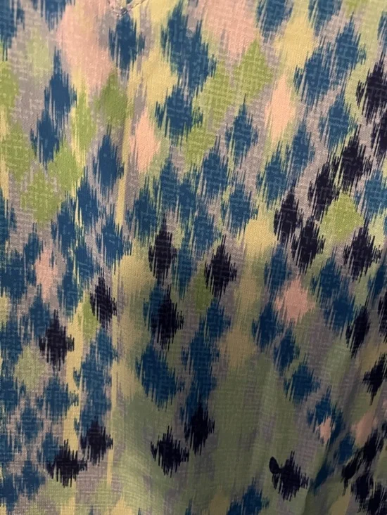 Blue-Green Printed V-Neck Scrub Top - Picture 3 of 5